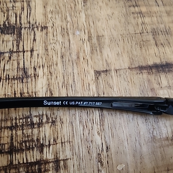 Unworn Maui Jim Polarized 402-02 Sunglasses W/ Hard Case & Floral Protective Bag - Picture 4 of 12